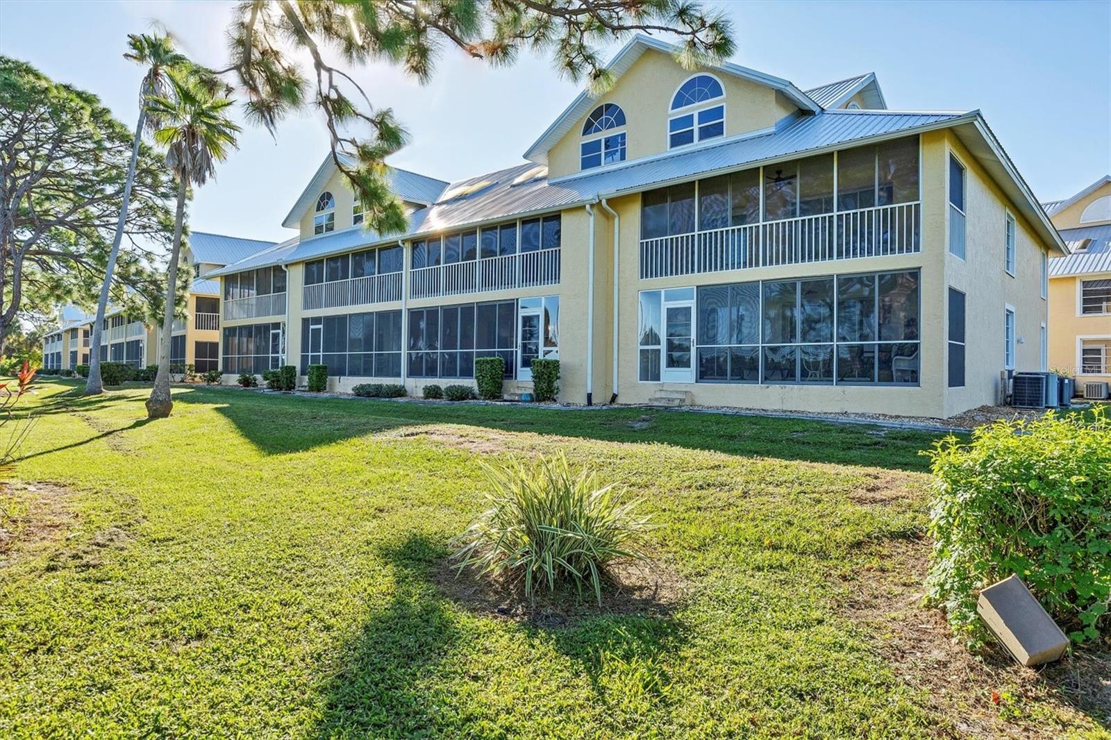 SANCTUARY GOLDEN TEE PH 04 - Residential