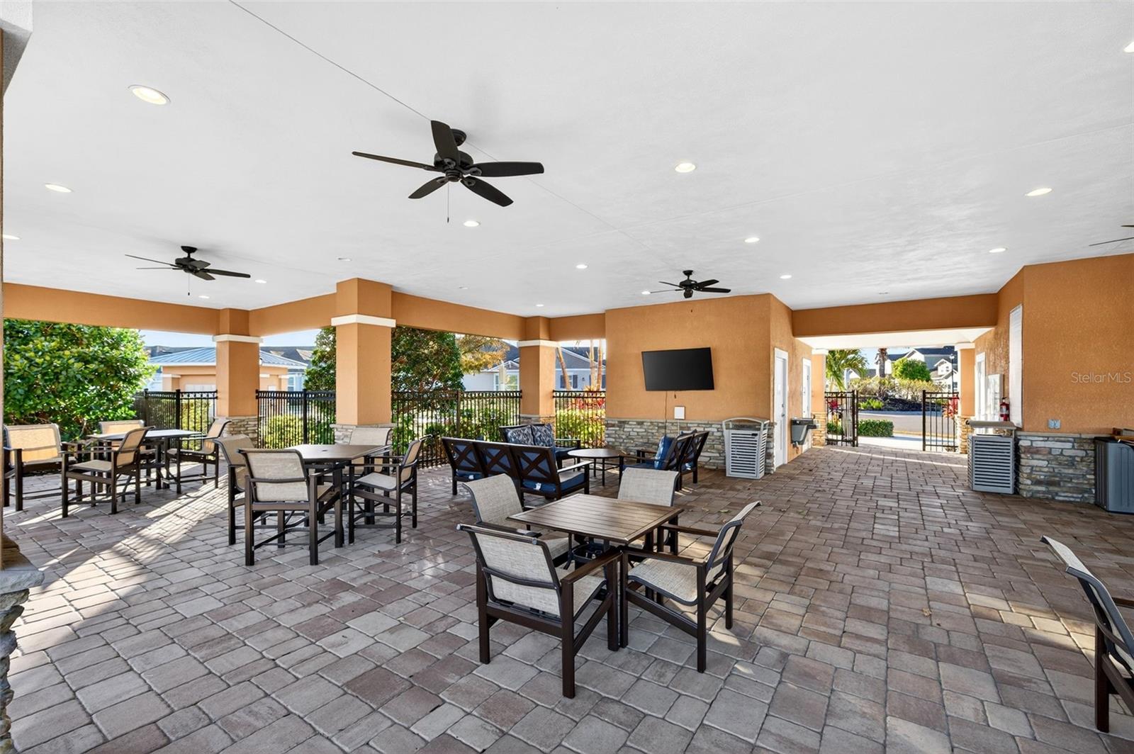 ENCLAVE/FRST LAKES - Residential