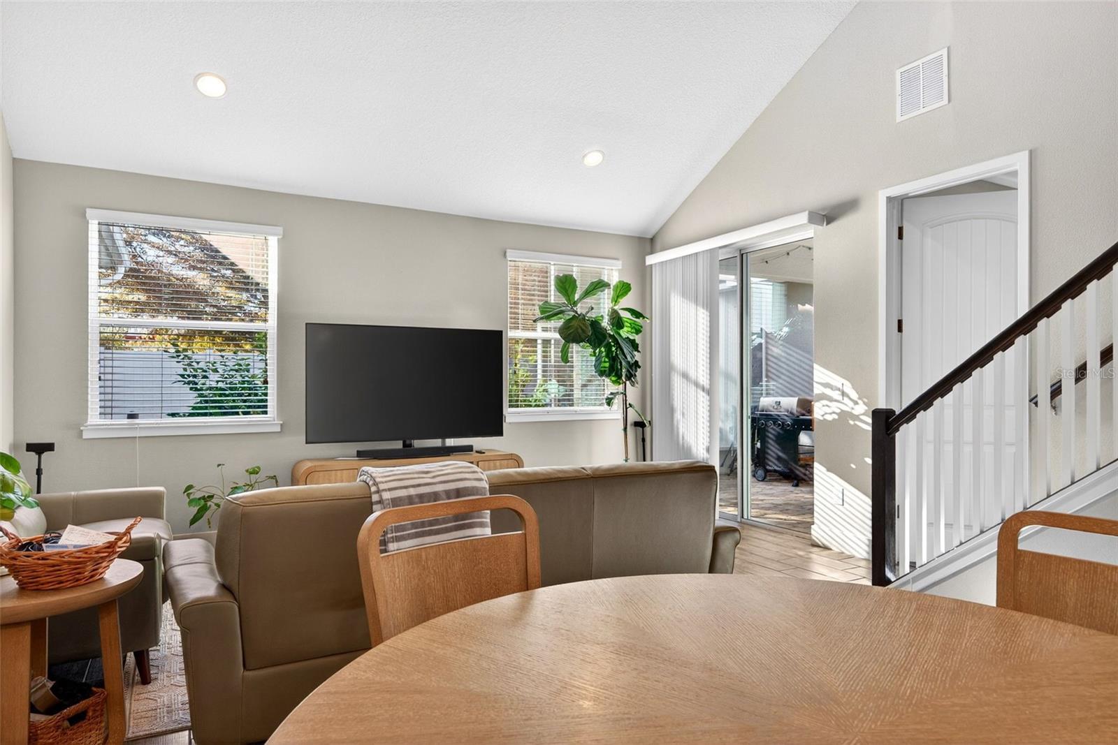 ENCLAVE/FRST LAKES - Residential