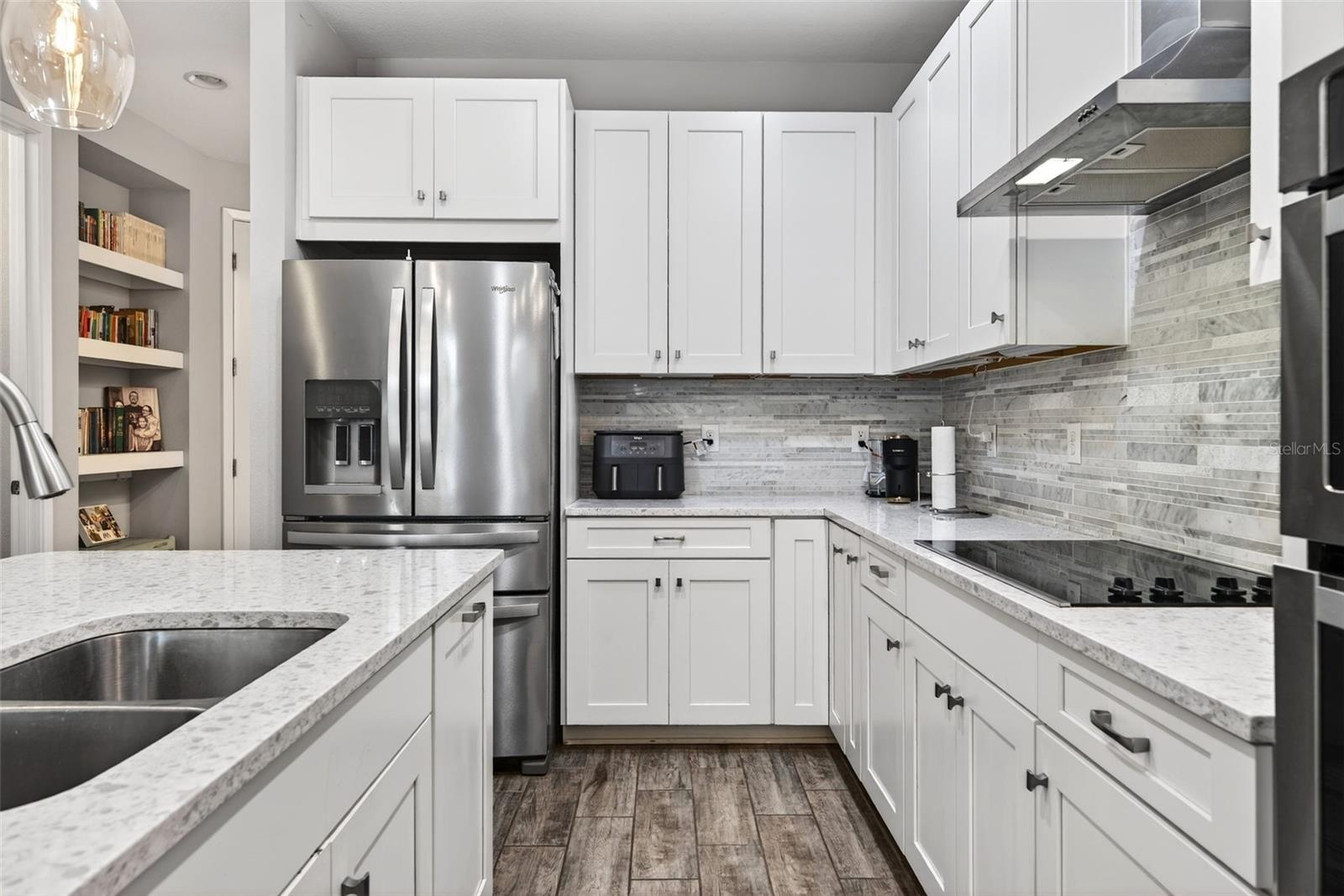 ENCLAVE/FRST LAKES - Residential