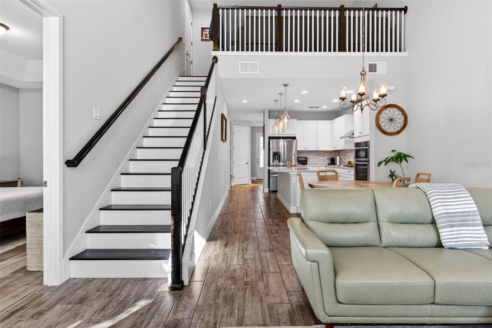 ENCLAVE/FRST LAKES - Residential