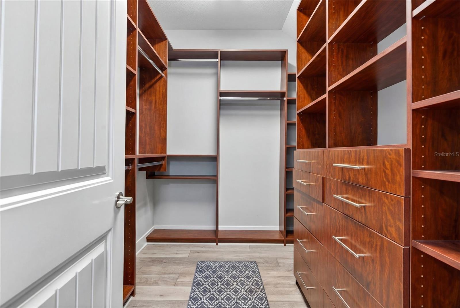 ENCLAVE/FRST LAKES - Residential