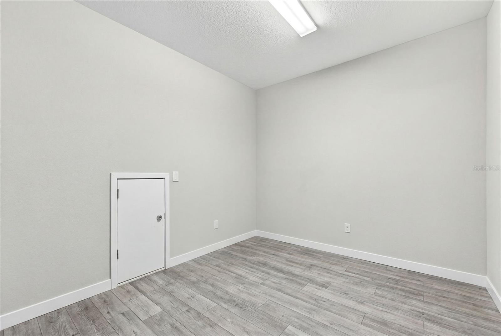 ENCLAVE/FRST LAKES - Residential