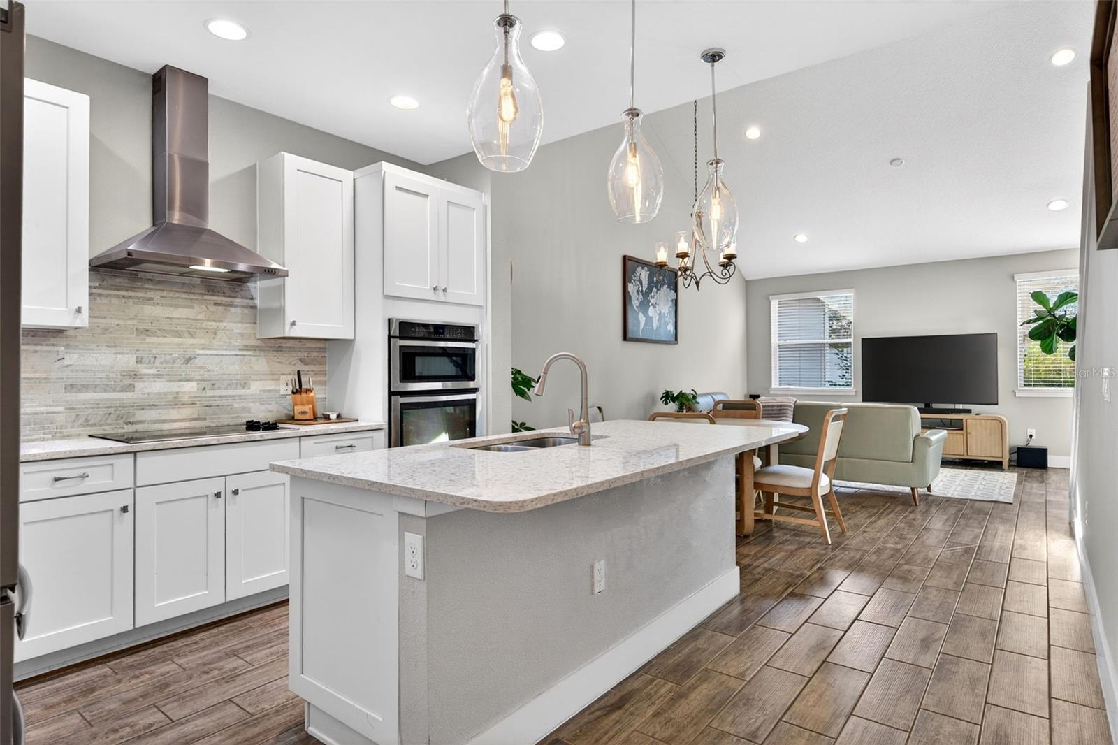 ENCLAVE/FRST LAKES - Residential