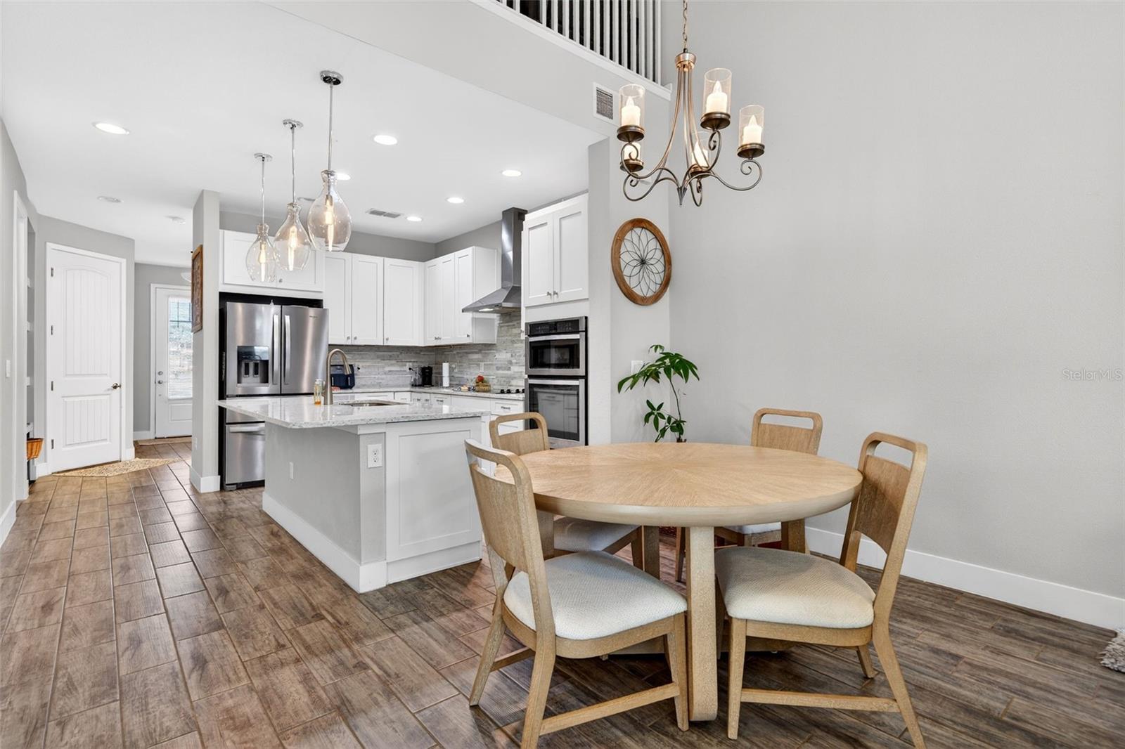 ENCLAVE/FRST LAKES - Residential