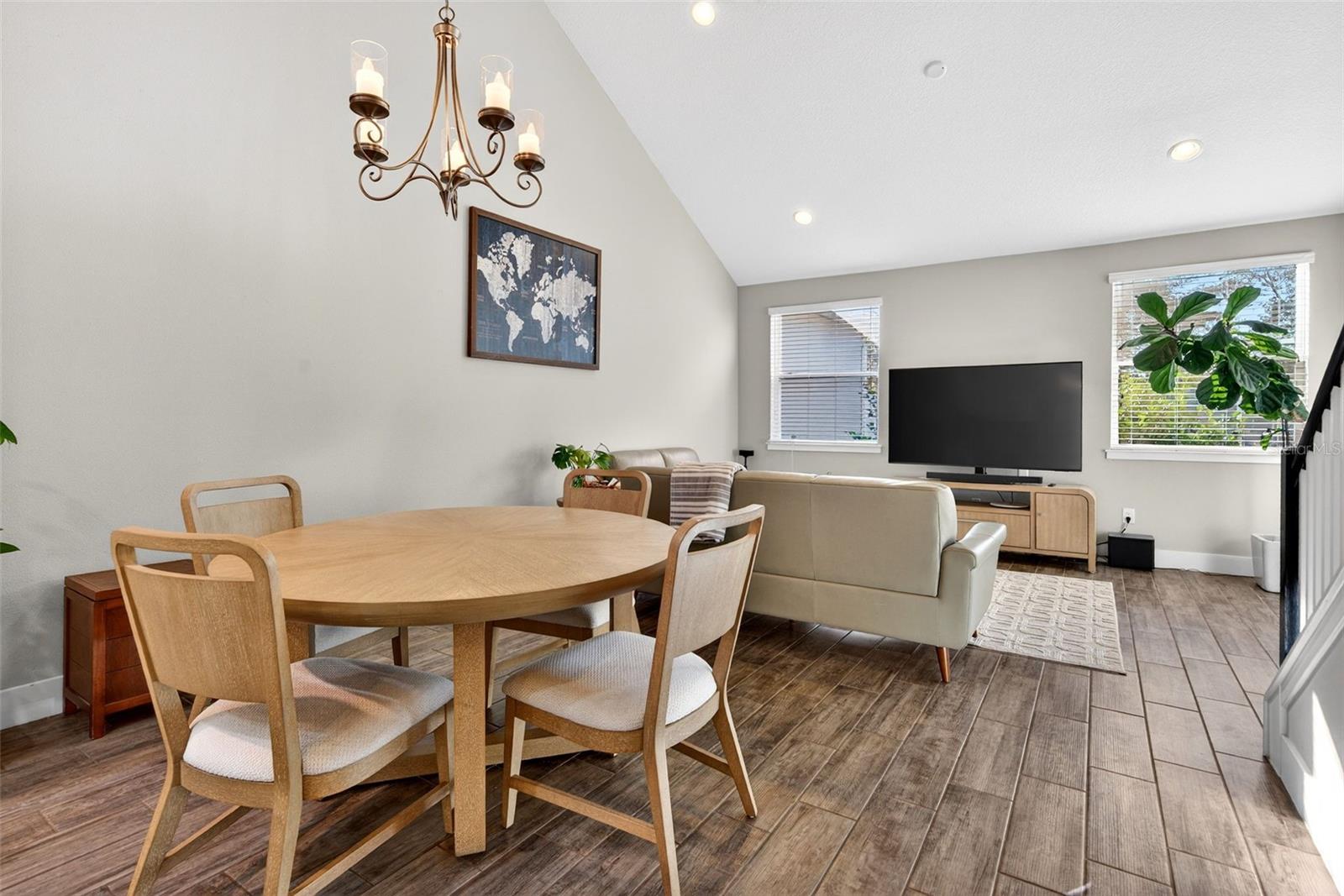 ENCLAVE/FRST LAKES - Residential