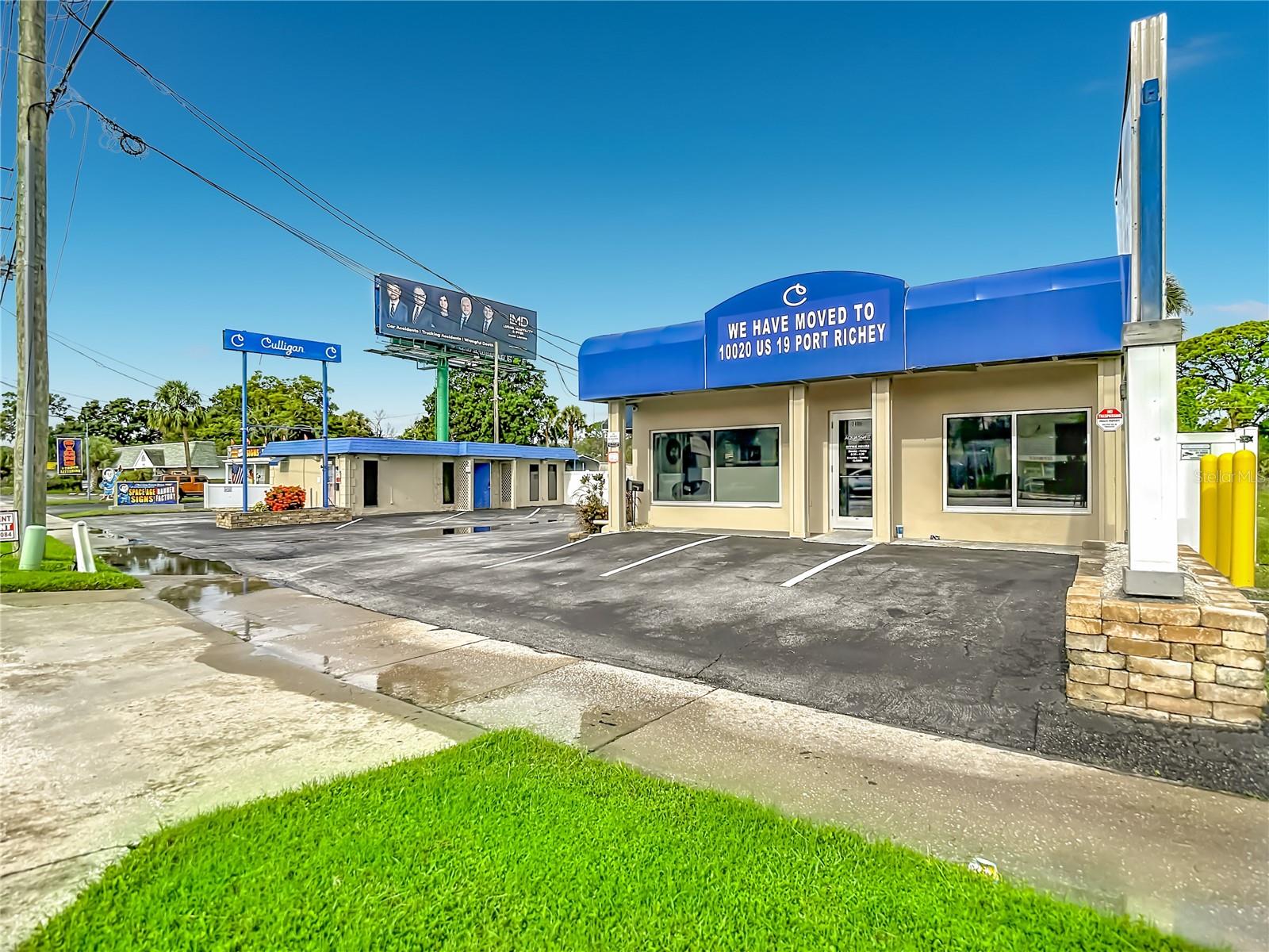 7429 US HIGHWAY 19