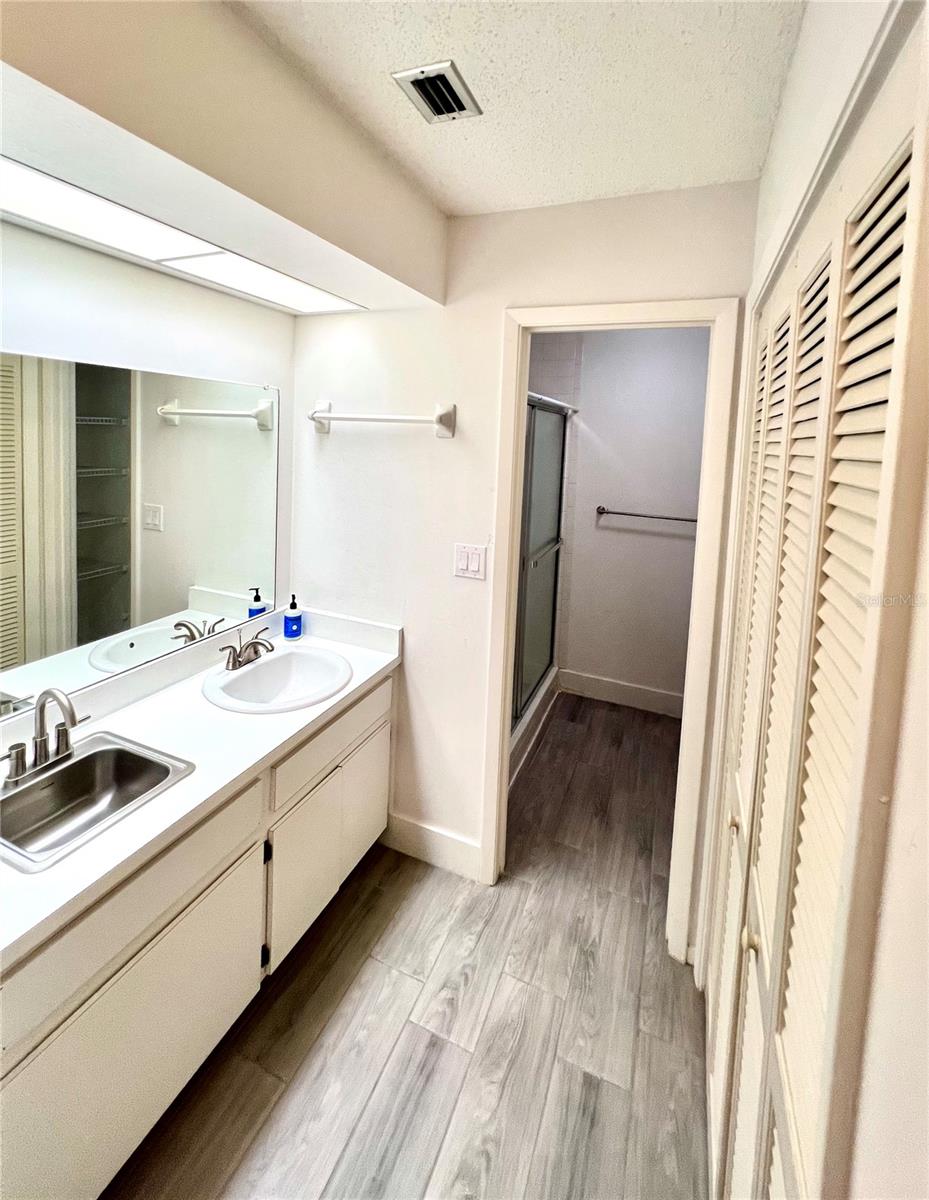 EAST LAKE WOODLANDS CLUSTER HOMES - Residential Lease