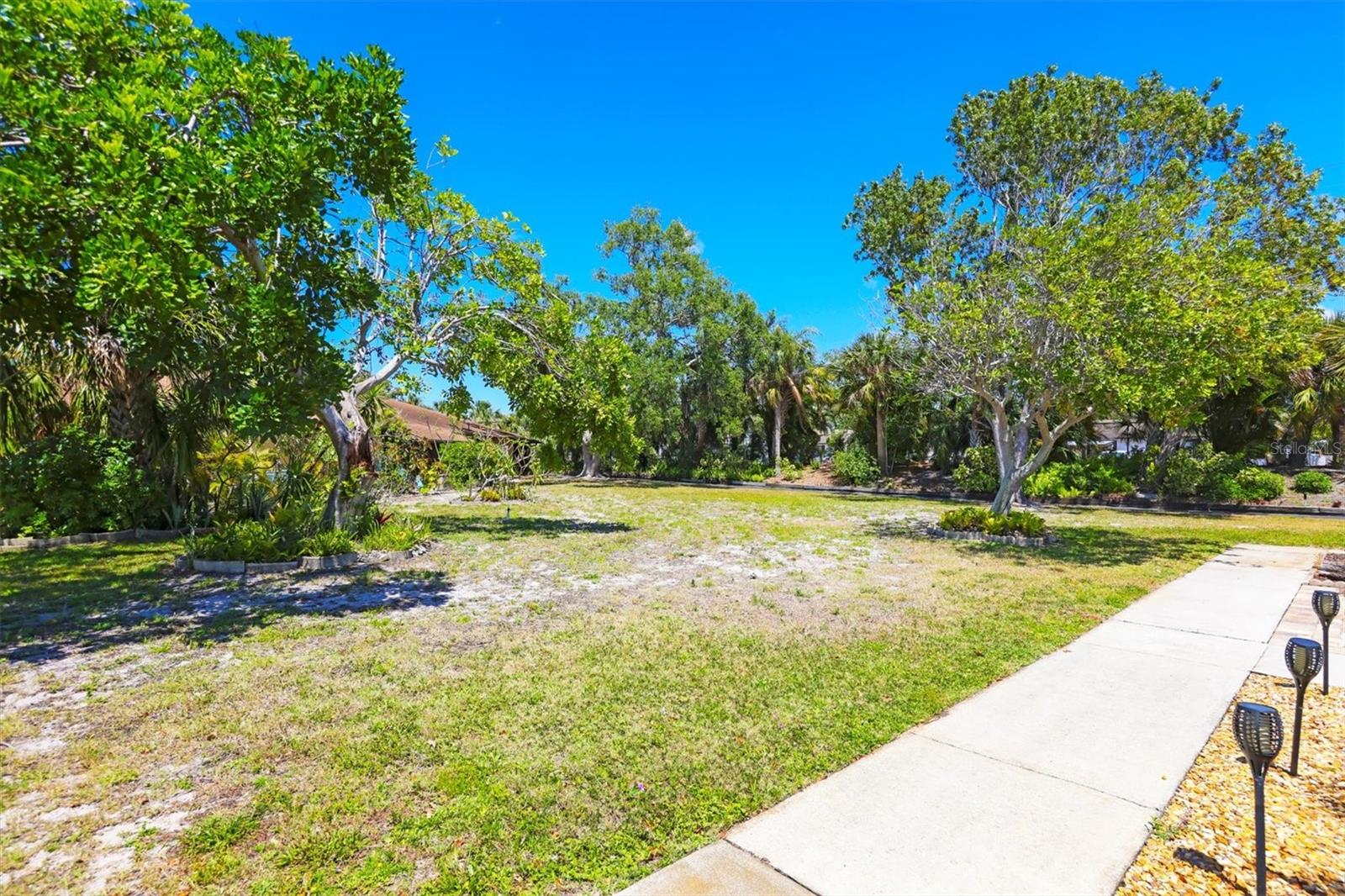HERITAGE VILLAGE WEST - Residential