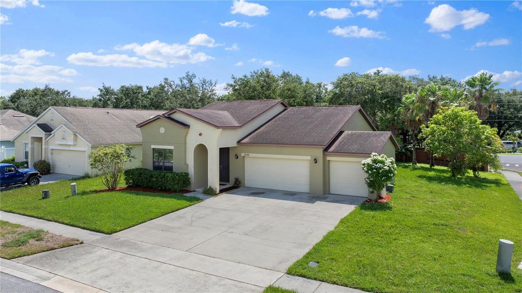 Photo of 3099 Pointe Place Avenue, Kissimmee, FL 34758 (MLS # O6345108)