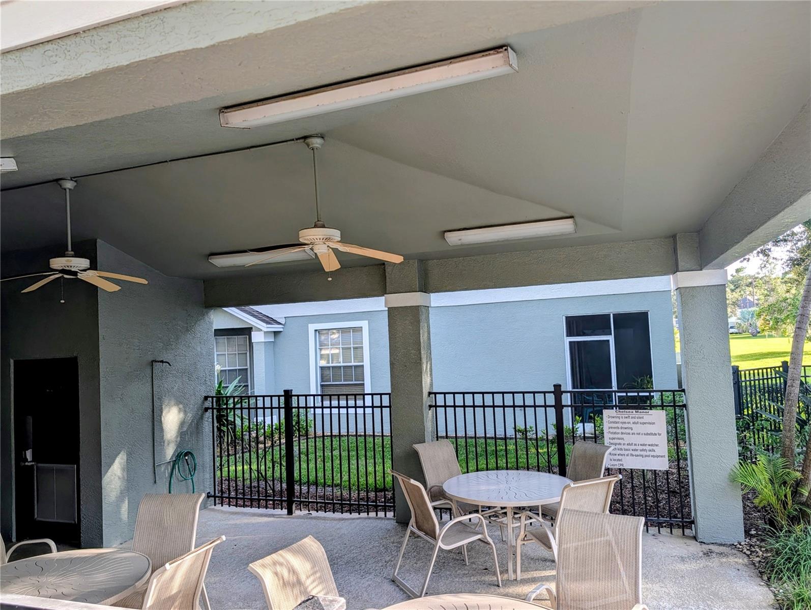 CHELSEA MANOR - Residential