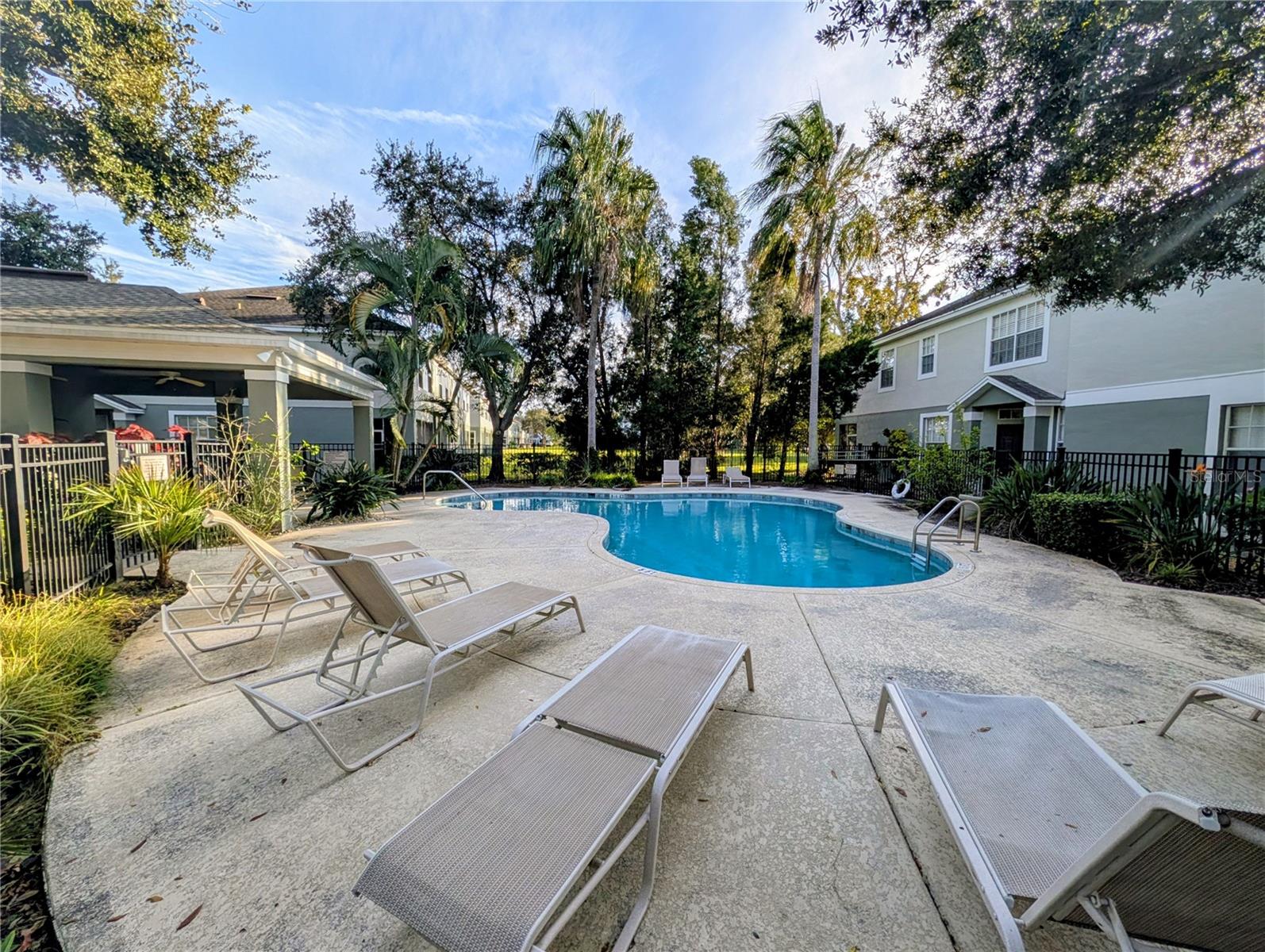 CHELSEA MANOR - Residential