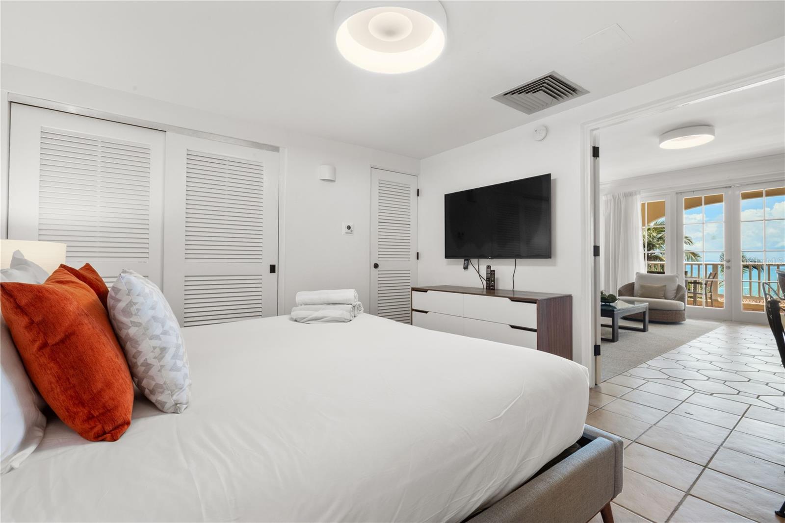 LAS CASITAS VILLAGE - Residential