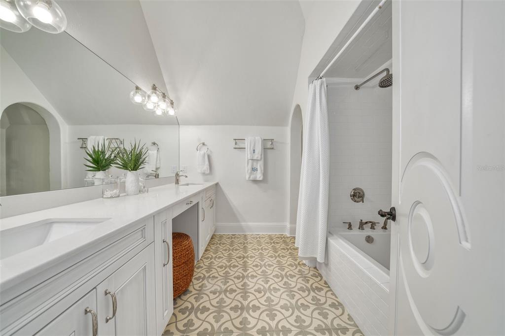 CLOISTER GROVE SUB - Residential