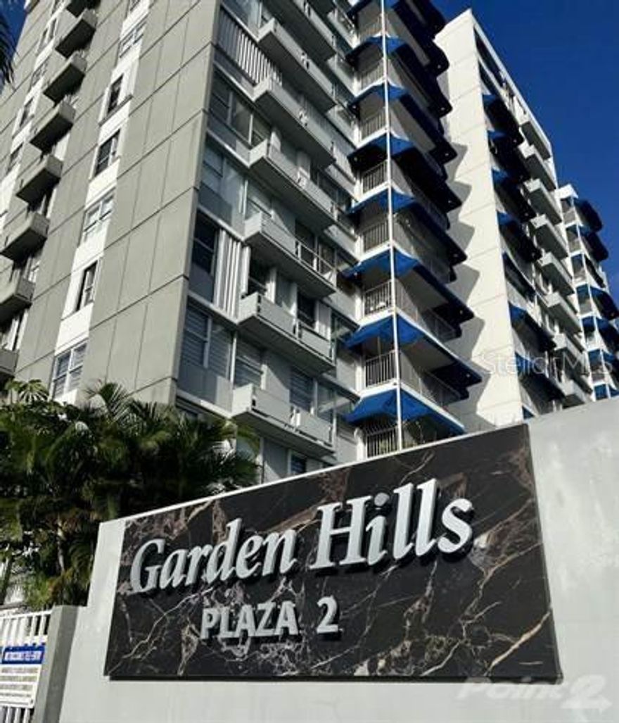 Beautiful corner apartment located on the 8th floor, offering excellent ventilation and beautiful views. It features 3 spacious bedrooms, all equipped with air conditioning, and 2 full bathrooms.
The apartment includes appliances such as stove, refrigerator, and washer/dryer combo. It also offers 1 assigned parking space, controlled access, backup generator and water cistern for common areas, with apartment backup power coming soon.
The complex provides excellent recreational amenities, including a gazebo and swimming pool.
Ideally located in Guaynabo, minutes from San Patricio Plaza, with easy access to Martínez Nadal Expressway, Las Américas Expressway, and Highway #2, perfect for those seeking comfort and convenience.
Minimum one-year lease required.