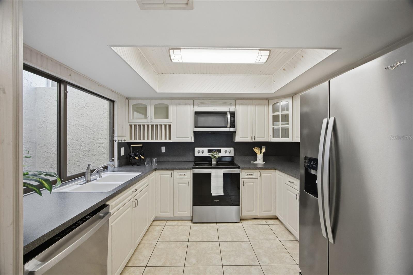 CREEK WOODS A COND IN IMPERIALAKES - Residential