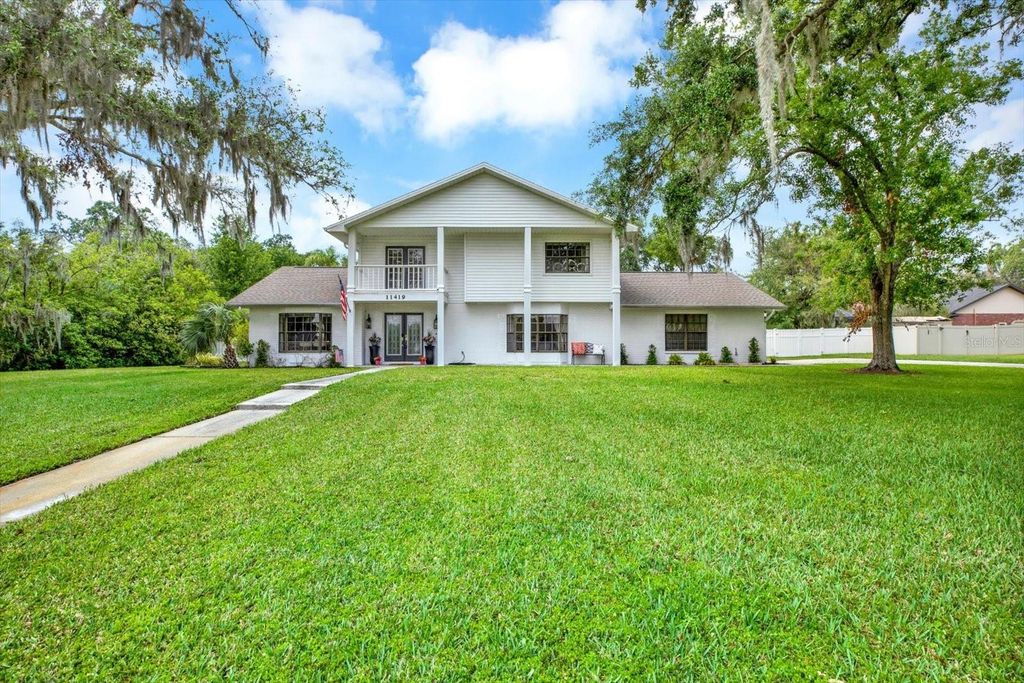 Photo of 11419 Donneymoor Drive, Riverview, FL 33569 (MLS # A4687733)