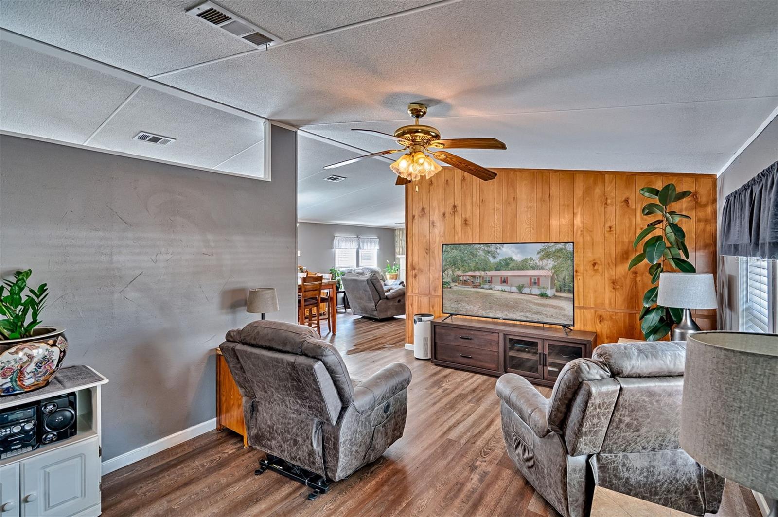 TRIPLE CROWN FARMS - Residential