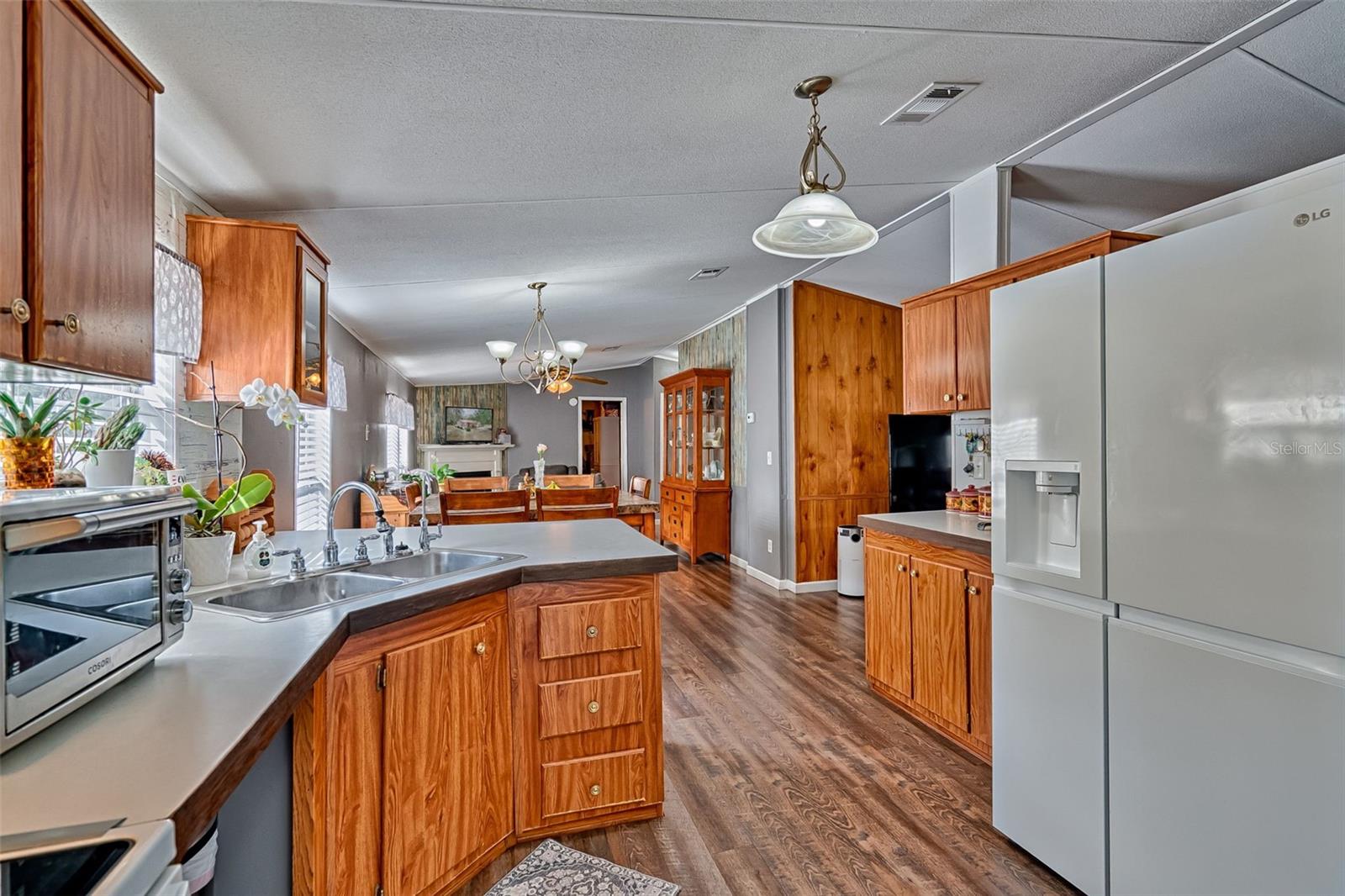 TRIPLE CROWN FARMS - Residential