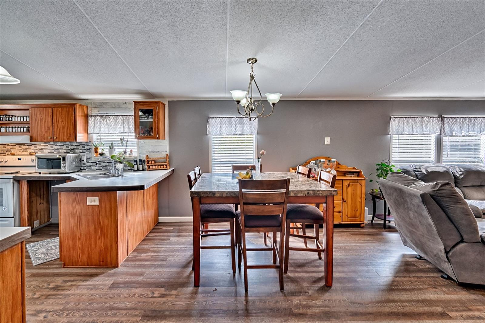 TRIPLE CROWN FARMS - Residential