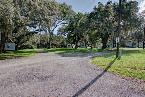 Tiny photo for 28313 Us Highway 27, Leesburg, FL 34748 (MLS # V4937792)