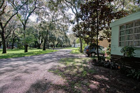 Tiny photo for 28313 Us Highway 27, Leesburg, FL 34748 (MLS # V4937792)