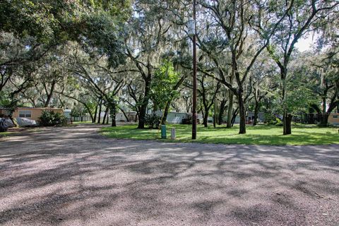 Tiny photo for 28313 Us Highway 27, Leesburg, FL 34748 (MLS # V4937792)