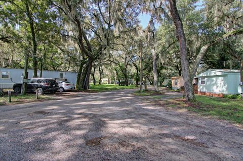 Tiny photo for 28313 Us Highway 27, Leesburg, FL 34748 (MLS # V4937792)