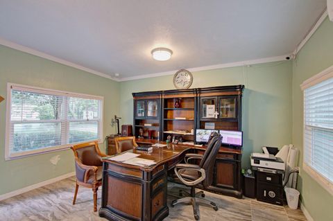 Tiny photo for 28313 Us Highway 27, Leesburg, FL 34748 (MLS # V4937792)