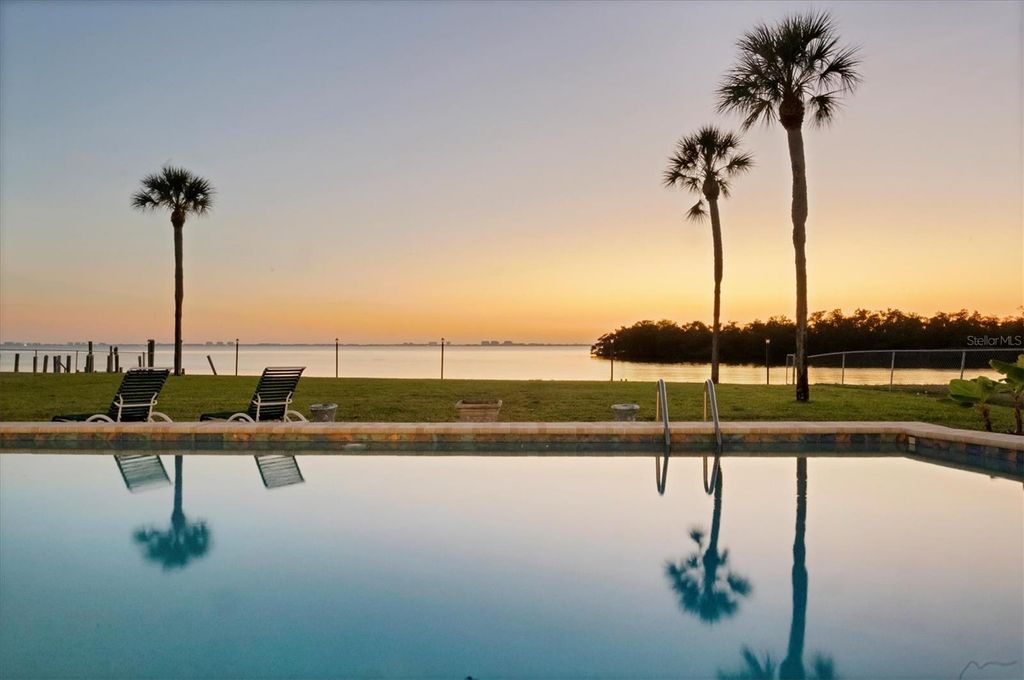 Photo of 7318 Westmoreland Drive, Sarasota, FL 34243 (MLS # A4680287)