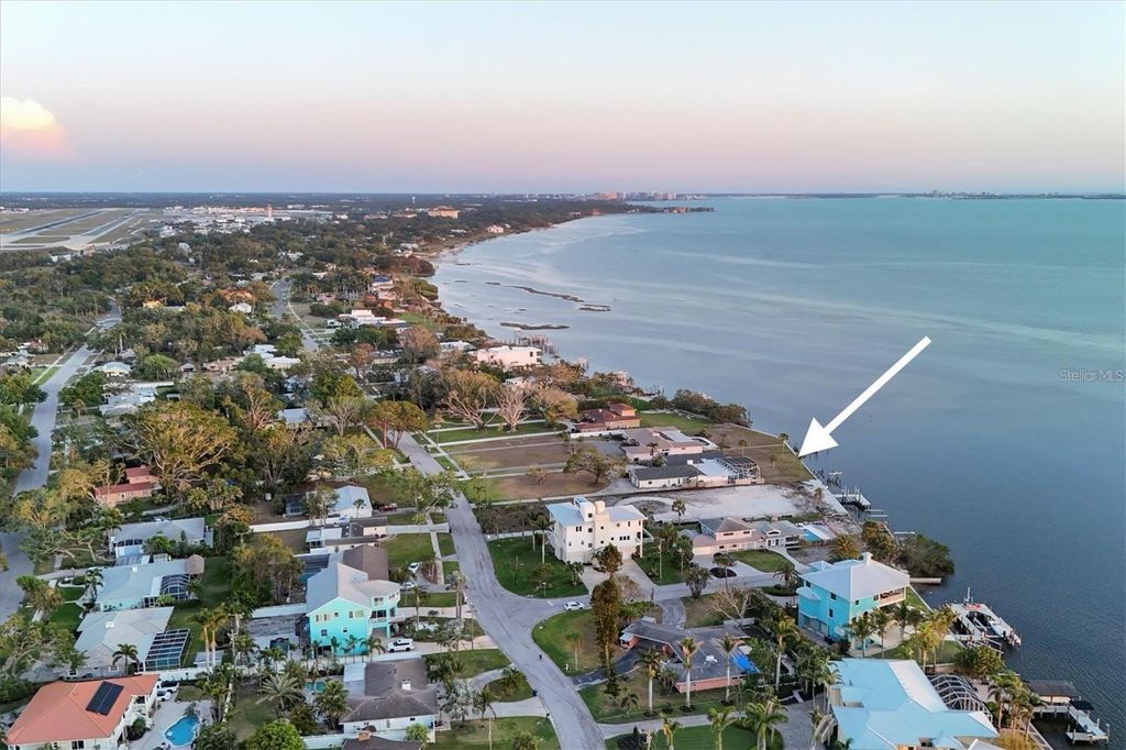 Photo of 7318 Westmoreland Drive, Sarasota, FL 34243 (MLS # A4680287)