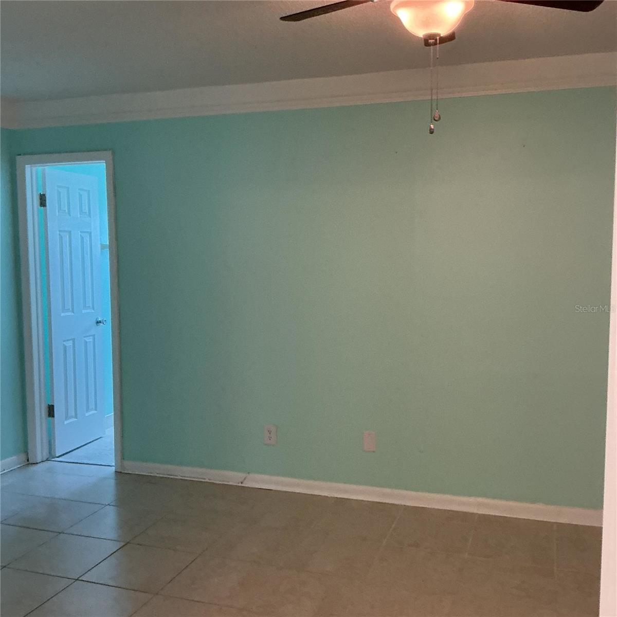 PARADISE SHORES - Residential
