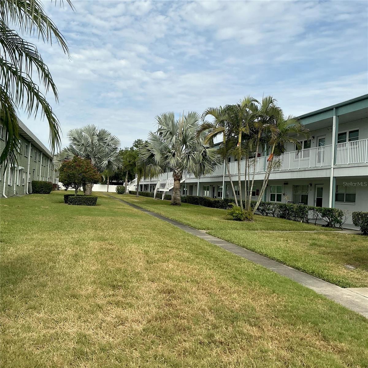 PARADISE SHORES - Residential
