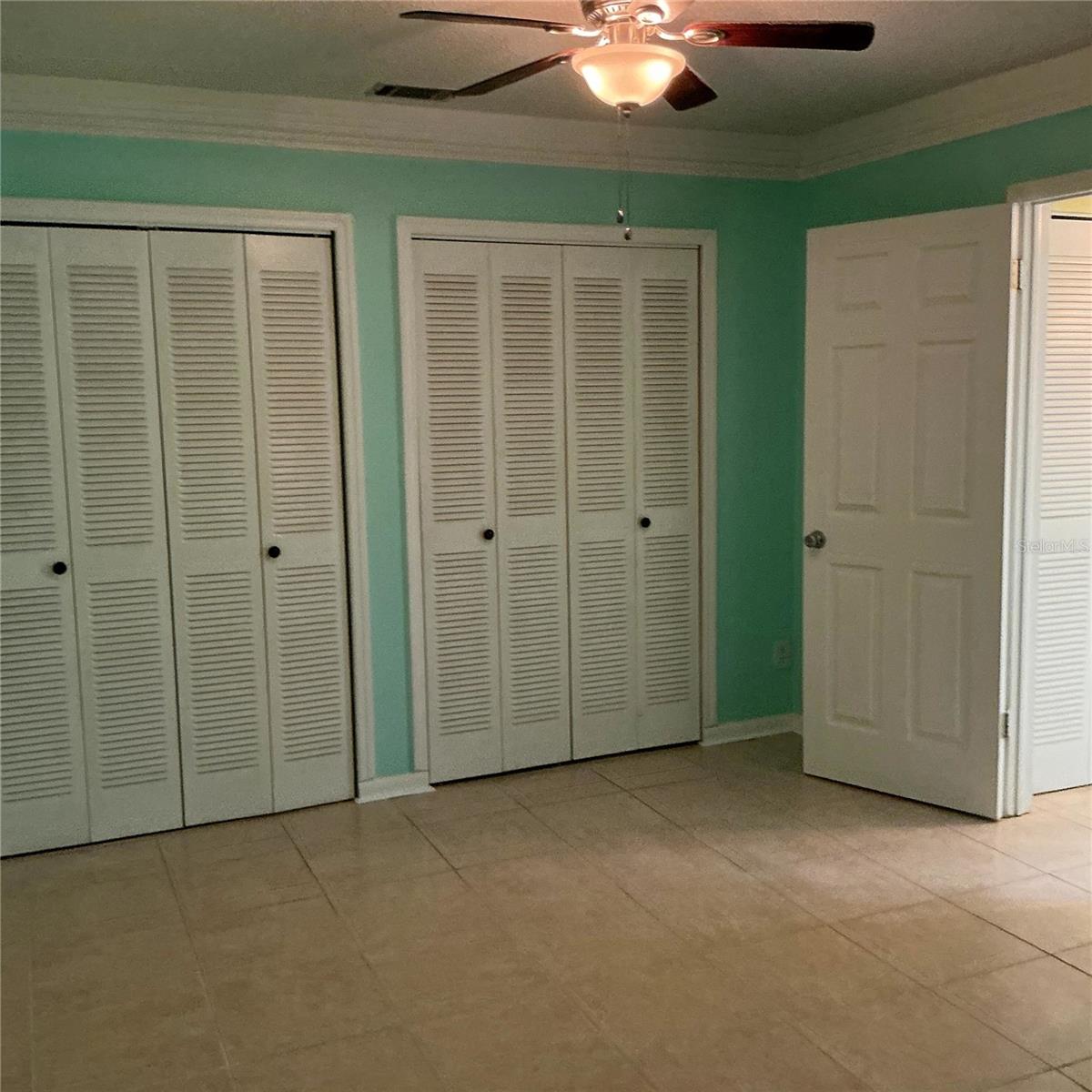 PARADISE SHORES - Residential