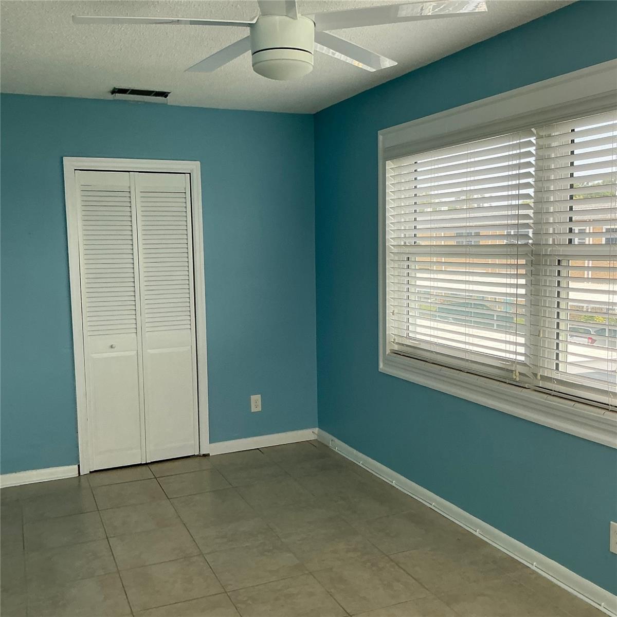 PARADISE SHORES - Residential