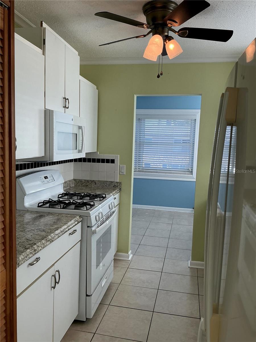 PARADISE SHORES - Residential