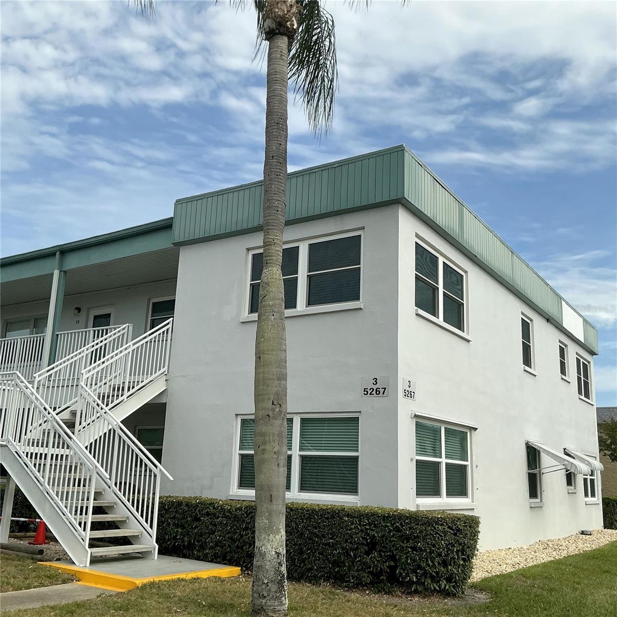 PARADISE SHORES - Residential
