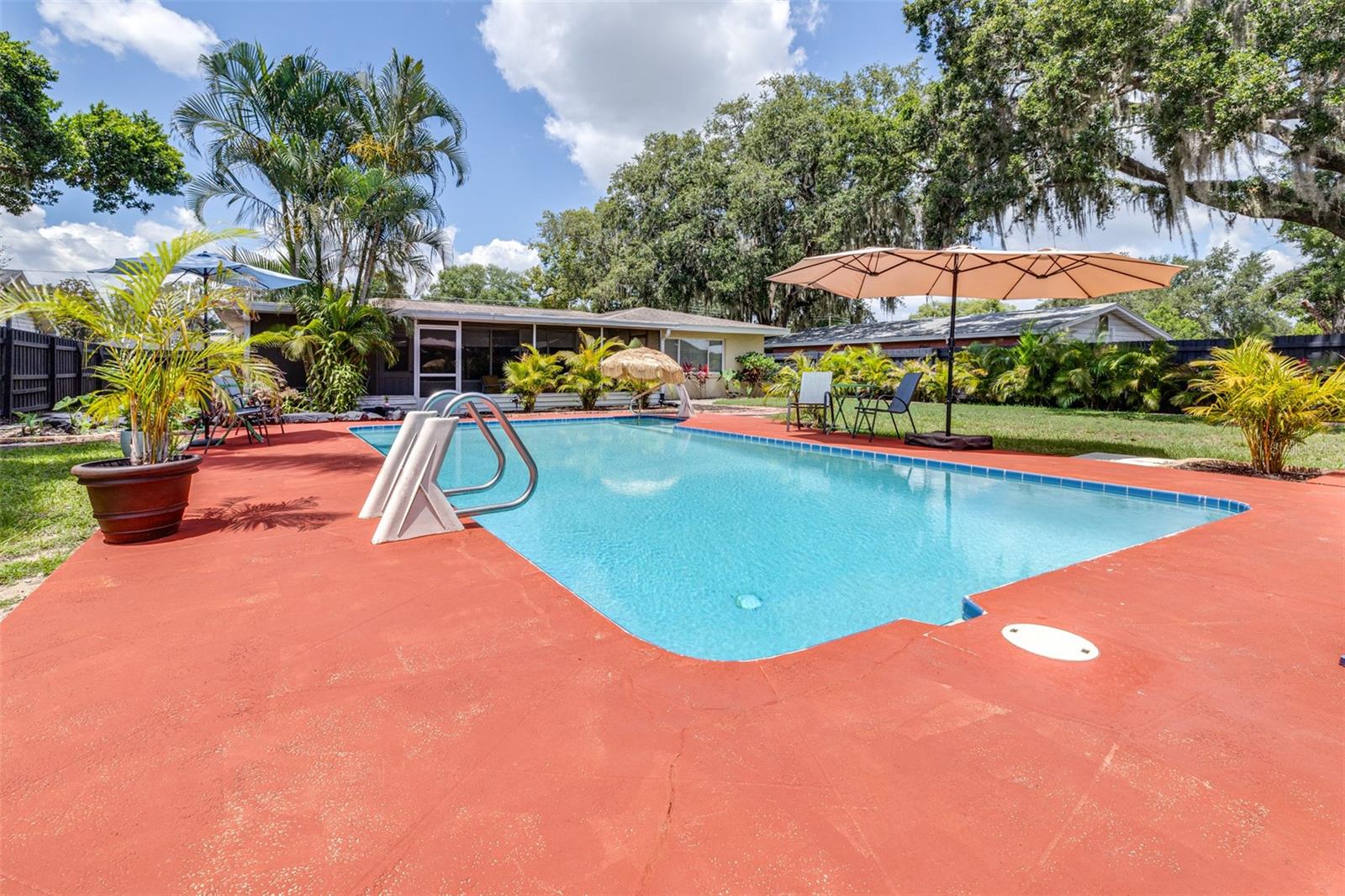 ELOISE WOODS LAKE ROY UNIT - Residential