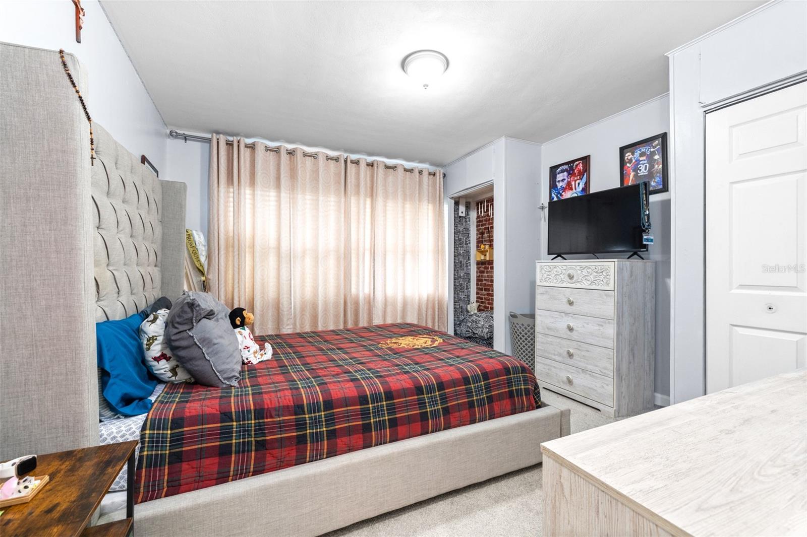 ELOISE WOODS LAKE ROY UNIT - Residential