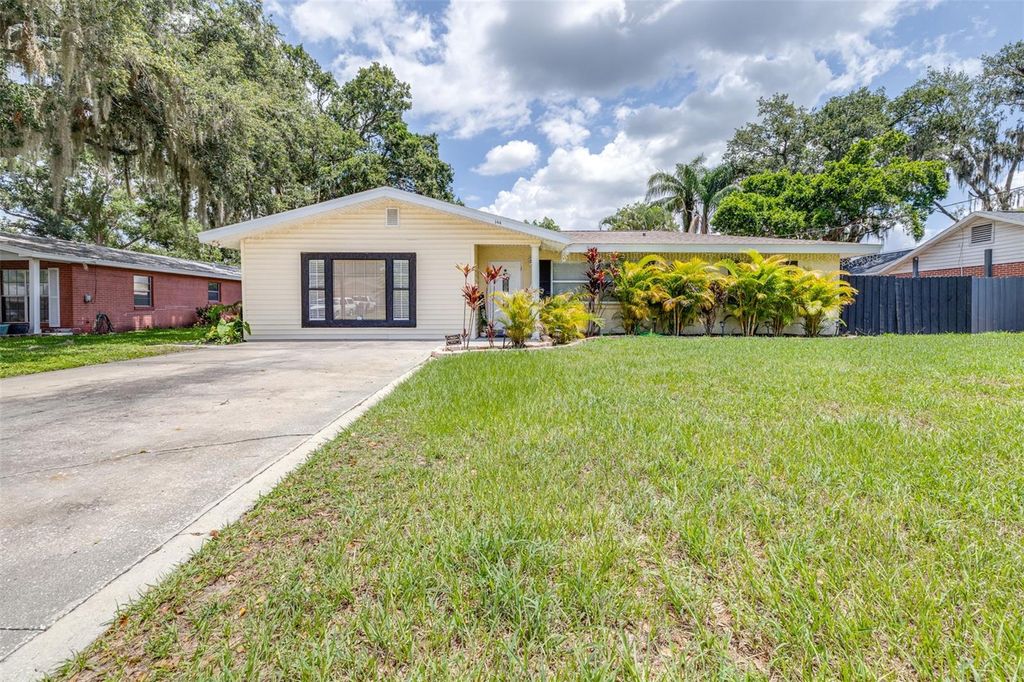 Photo of 144 Beverly Drive, Winter Haven, FL 33884 (MLS # O6373460)