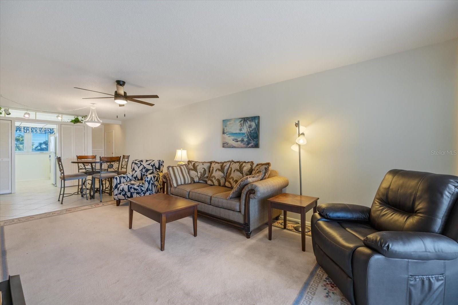 COUNTRY CLUB APTS - Residential