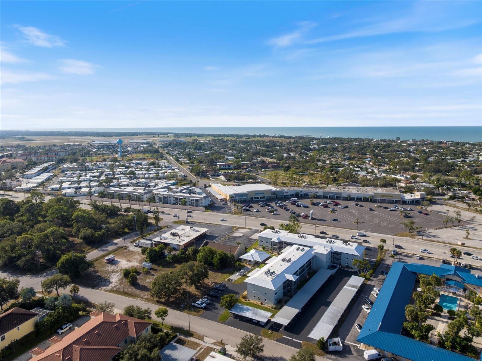 COUNTRY CLUB APTS - Residential