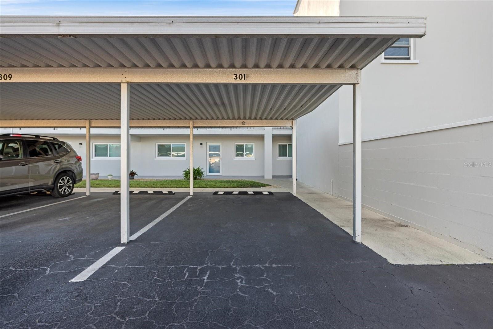 COUNTRY CLUB APTS - Residential