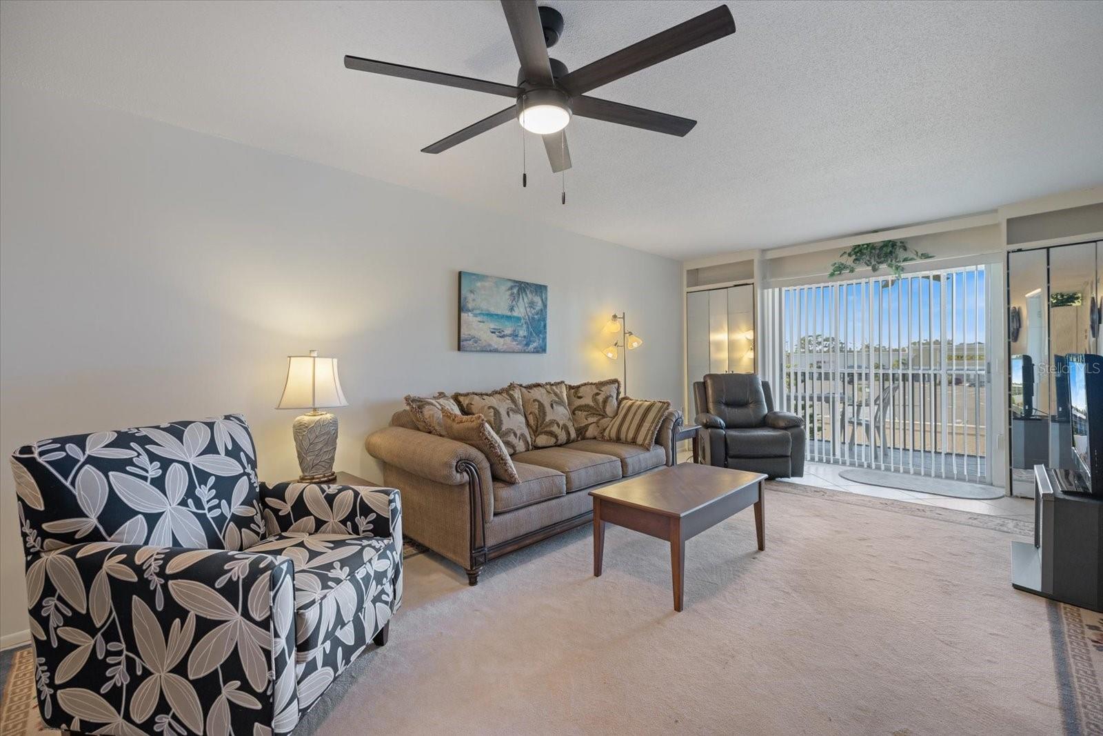 COUNTRY CLUB APTS - Residential