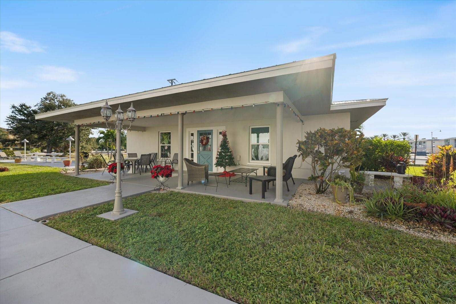 COUNTRY CLUB APTS - Residential