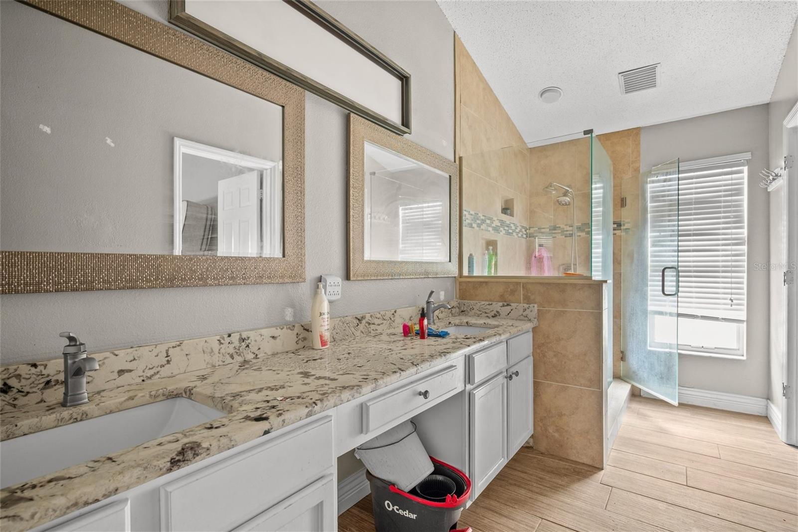 Welcome to 12603 Midpointe Dr — a spacious home in a prime Riverview location that’s ready for your personal touch. This property already shines with great bones, an open layout, and tons of natural light — and with a little TLC, it has the potential to become a true showpiece.
Step inside to find a bright, flexible floor plan with room to create the modern lifestyle you’ve been dreaming of. The great room flows seamlessly into the dining area and kitchen, giving you a perfect canvas for entertaining or cozy nights at home.
Kitchen Potential: Spacious layout with room to reimagine into a chef’s dream — think sleek countertops, modern cabinetry, and stainless steel appliances.
Bedrooms: Generously sized rooms offer comfort and privacy. The primary suite is a true retreat with a walk-in closet and en-suite bath, ready for your upgrades and design ideas.
Outdoor Living: Large backyard with endless possibilities — whether you envision a private oasis, play area, or future pool.
Key Highlights:
Open-concept floor plan with tons of natural light
Spacious bedrooms and bathrooms
Solid structure — needs cosmetic updates to unlock full potential
Great opportunity for homeowners, flippers, or buy-and-hold investors
Located in a desirable Riverview neighborhood close to highways, shopping, dining, and Tampa access
Location Advantage:
This home sits in a high-demand area, making it perfect for long-term value and future appreciation. Commuters will love the quick access to I-75 and the Crosstown, while families will appreciate nearby schools, parks, and shopping centers.
Whether you’re looking for a primary residence to customize, an investment property to rehab, or a flip with serious upside, 12603 Midpointe Dr offers endless opportunity.
With a little work, this home can become a stunner. Bring your vision, your contractor, or your tool belt — and don’t miss out on making this Riverview gem yours!