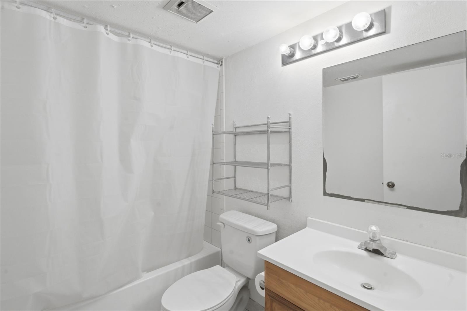 PINE RIDGE CLUB VILLAGE 1 PH 2 A CONDO BLDG 17 - Residential