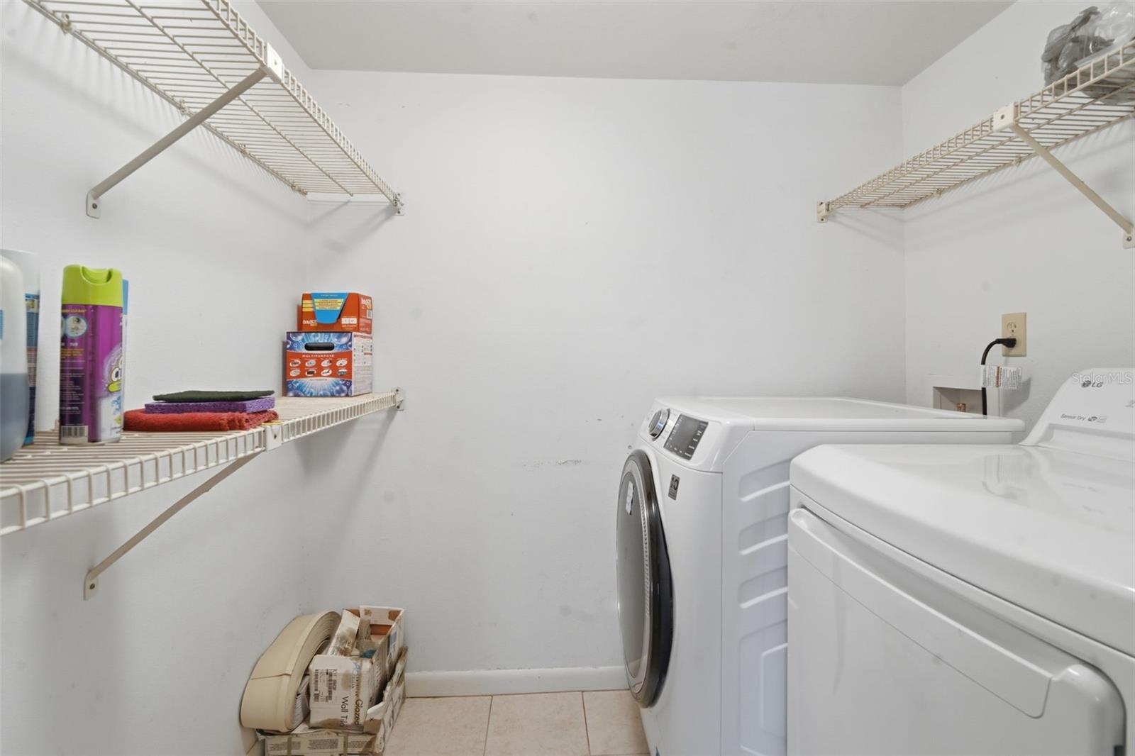 PINE RIDGE CLUB VILLAGE 1 PH 2 A CONDO BLDG 17 - Residential