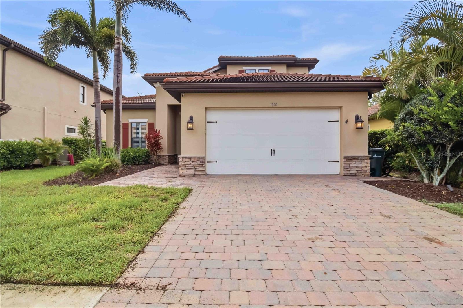 1090 BRADBERRY DRIVE