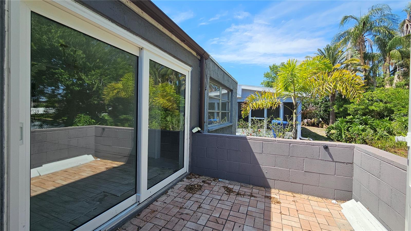BEACON SQUARE - Residential
